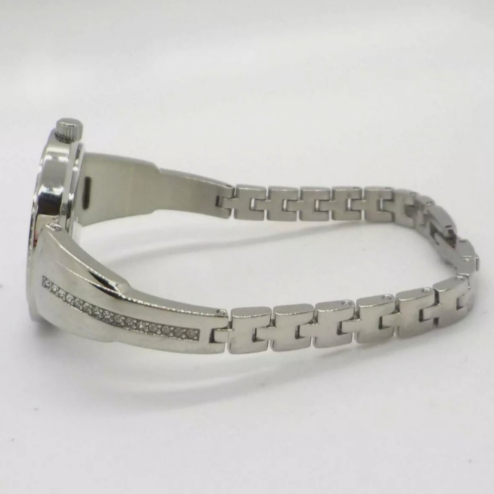 **SOLD** Bulova Women's 96X152 Dress Crystal Silver Watch - Picture 8 of 9